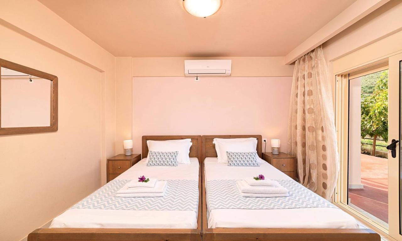 Aqua Blue Villas With Heated Pool Mathes Екстер'єр фото